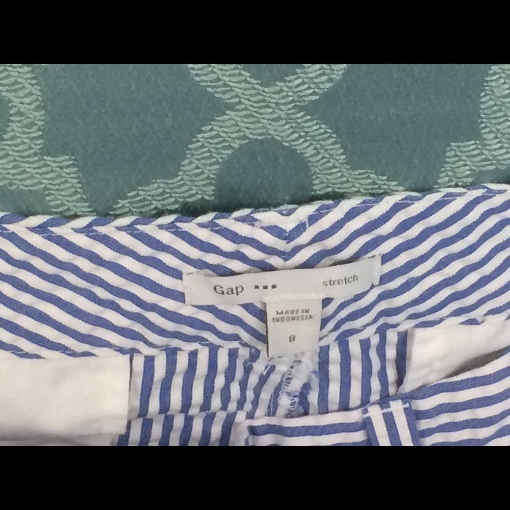 Gap Shorts - Picture 3 of 8